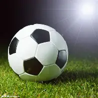 南宫28-足球夜战：岭北银狐队强势反弹西城猎隼队，主帅临场妙招锋线火力回暖(吴京战狼3在线观看)